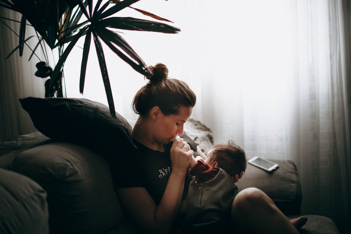 Burn-out parental : signes, symptômes et quand se faire aider